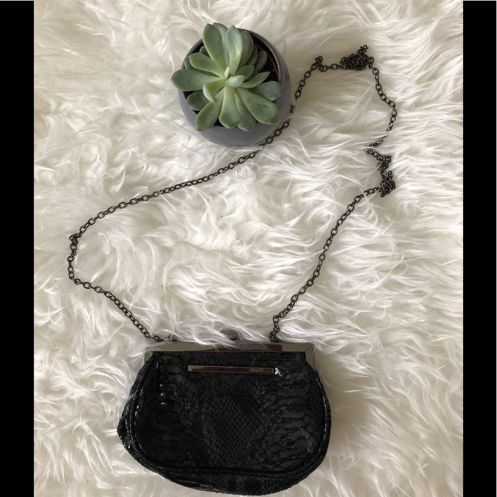 🛑 KENNETH COLE CLUTCH - Picture 3 of 5